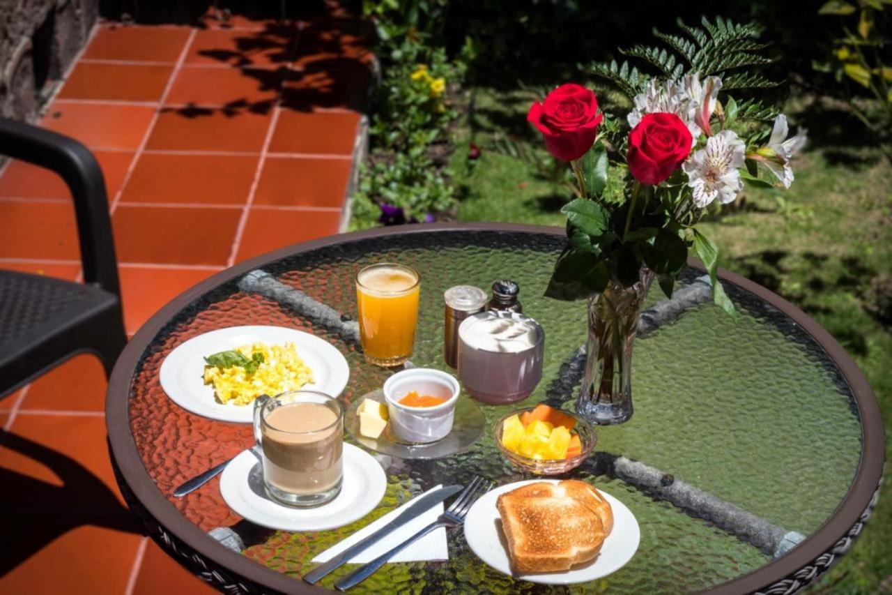 Casa Del Arupo B&B Quito Luaran gambar