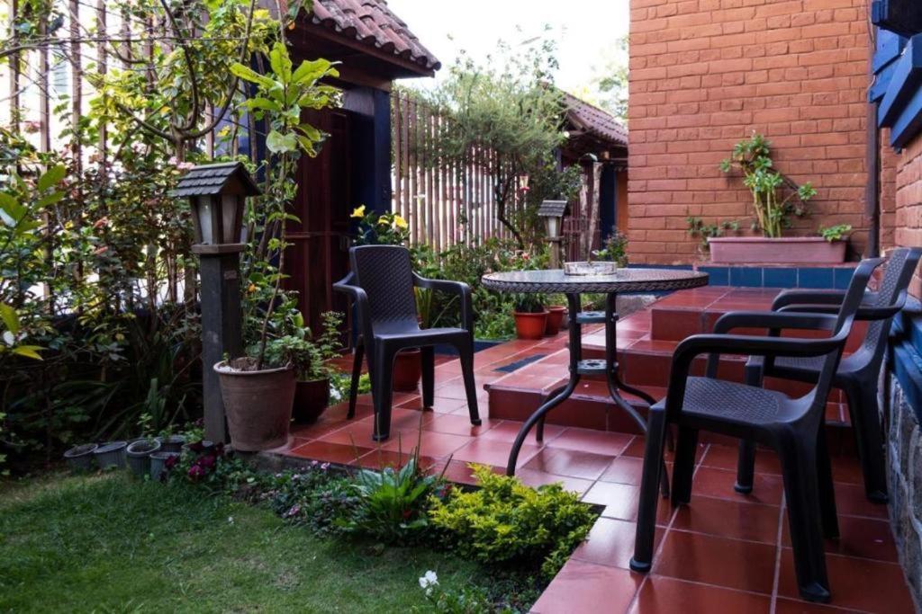 Casa Del Arupo B&B Quito Luaran gambar